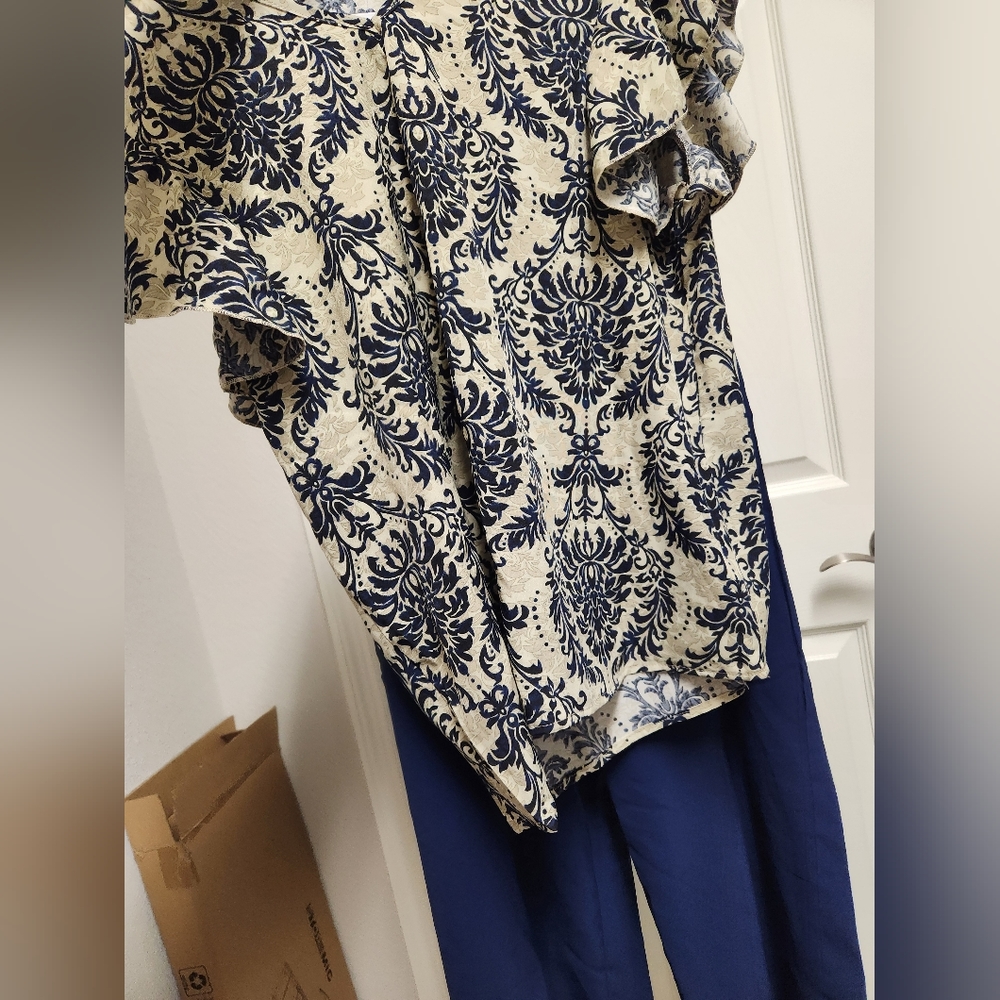 Women's 2 piece top and pants set
